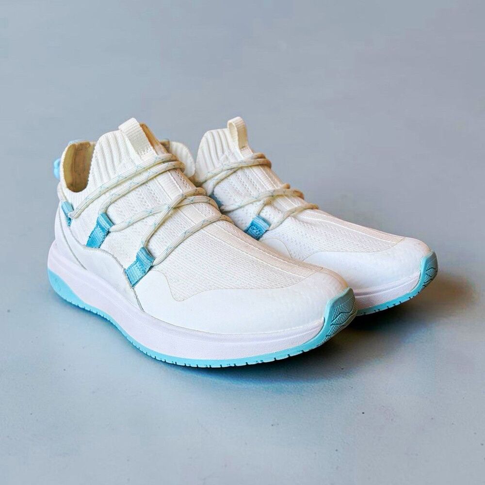 Nurture Response Shadowtwo Womens 7.5 White Blue Sneakers Comfort Walking Shoes